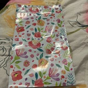 10 floral poly mailers (6x9)